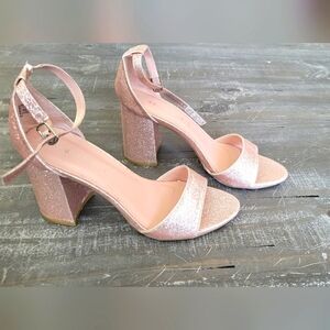Madden Girl Blush Sandals Size 7.5